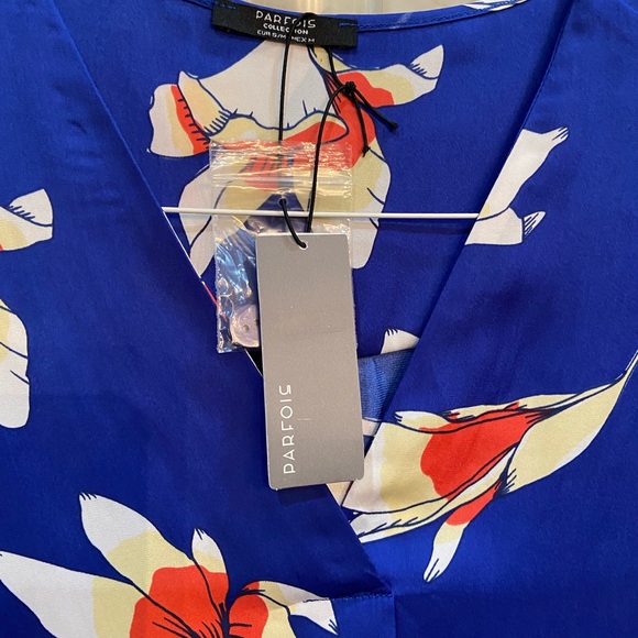 Parfois Blue Floral print Roll Tab button blouse - Picture 3 of 3